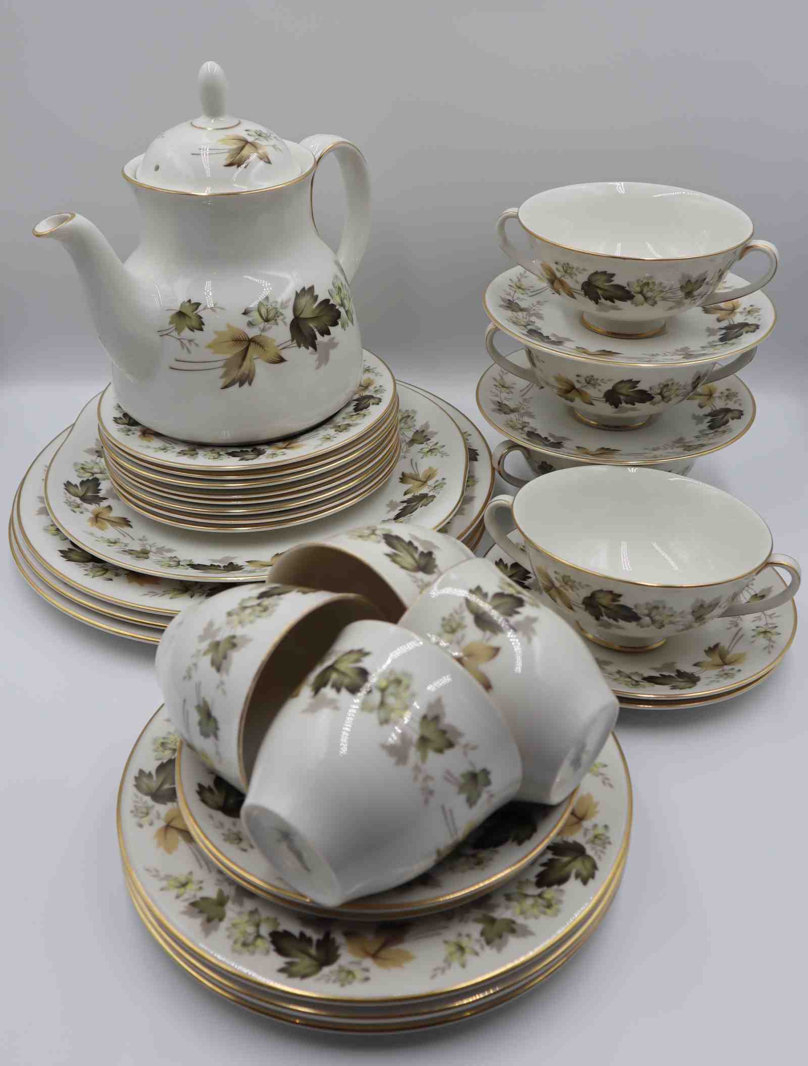 Royal Doulton Larchmont Collection